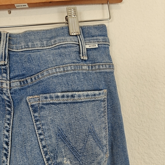 MOTHER The Hustler Flared Leg Distressed Ankle Jeans in Understudy Size 25 - Picture 12 of 14